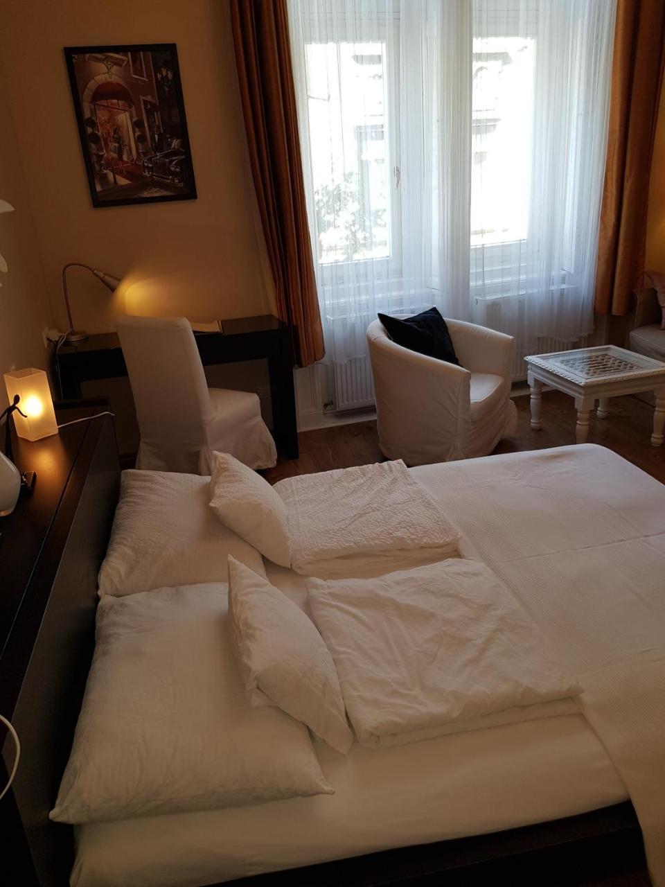 Connection Guesthouse Budapest Exterior photo