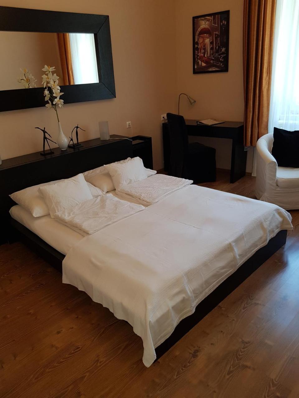 Connection Guesthouse Budapest Exterior photo
